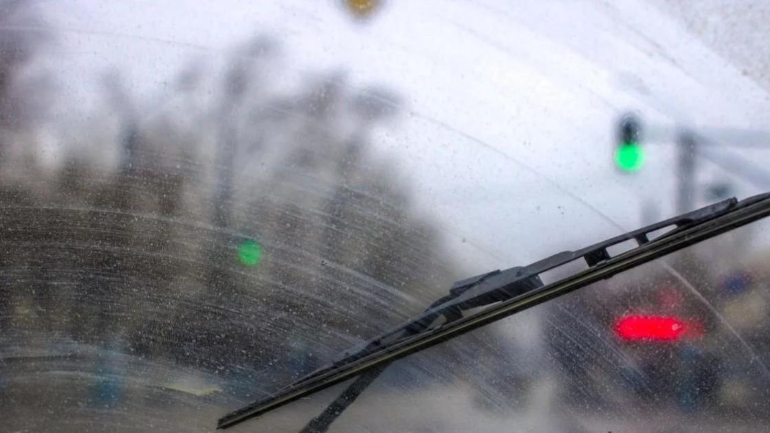 How the Weather Affects Car Windshield